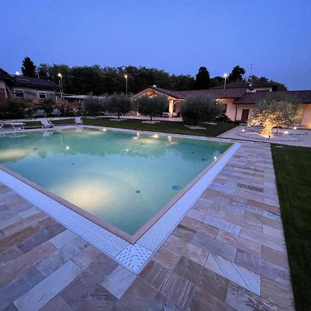 B&B Alciliegio Casnate Con Bernate Εξωτερικό φωτογραφία