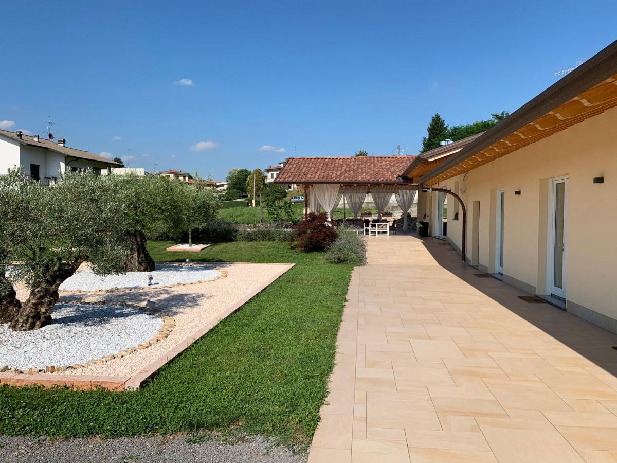 B&B Alciliegio Casnate Con Bernate Εξωτερικό φωτογραφία