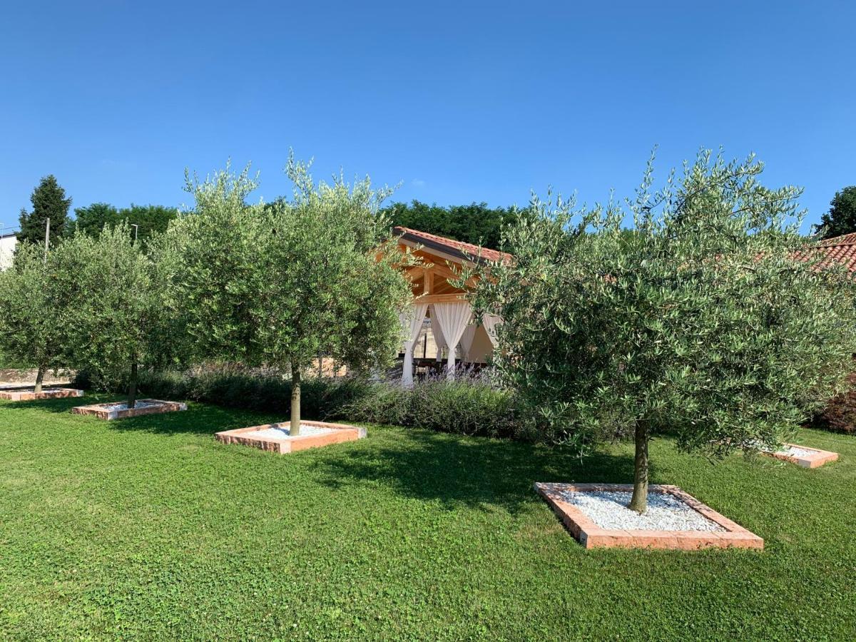 B&B Alciliegio Casnate Con Bernate Εξωτερικό φωτογραφία